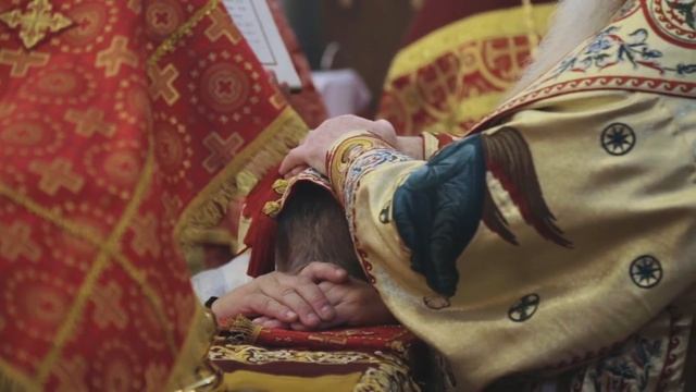 Литургия в престольный праздник казанского храма Новомучеников и исповедников Церкви Русской смотреть онлайн