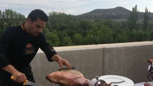 Corte de jamón y lomo por Anselmo Pérez