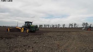 Прицепные грейдер-планировщик и скрепер от Montefiori (Италия).