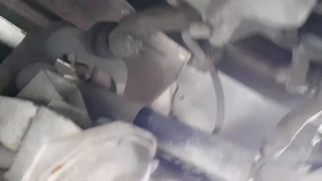 Looking for oil filter location on my Nissan Caravan van. смотреть онлайн