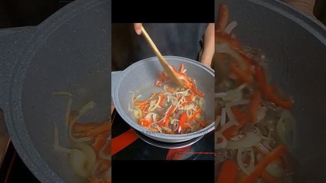 Салат из шпината с мясом! Корейские салаты #SHORTS