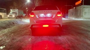 Доделал пленку под панораму на LADA Granta FL Liftback. Доклеиваем верх крышки багажника!