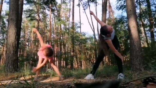 Гимнастка ?против? фигуристки?//Zlatyreva Sonya// смотреть онлайн