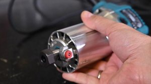 Makita RT0702C Kako se koristi Glodalica za Drvo - Frezer - Router