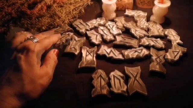 Как сделать мощный ритуал на любовь? Руны любви и рунические привороты