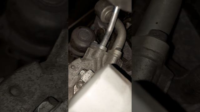 Замена приводного ремня на Ниссан Серена С 26 S-Hybrid смотреть онлайн