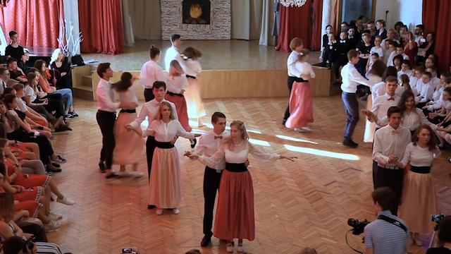 Весенний бал 2019 - 11-е классы. Вальс смотреть онлайн