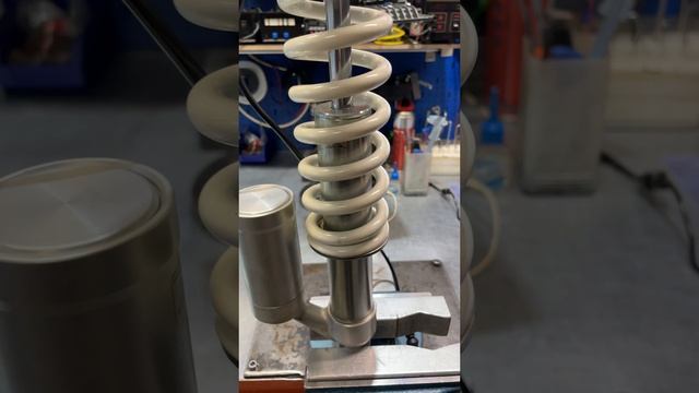 Как сделать мягче или жёстче амортизатор ZF SACHS на BMW R 1200 -1250GS LC смотреть онлайн