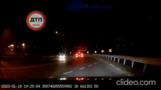 И такое бывает. Обуховская трасса въезд в обухов, путепровод с Украинки водитель цела, но испугалас смотреть онлайн