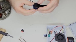 DIY. Аккумуляторный нагнетатель воздуха вентиляторный блок для дымогенератора. Своими руками.