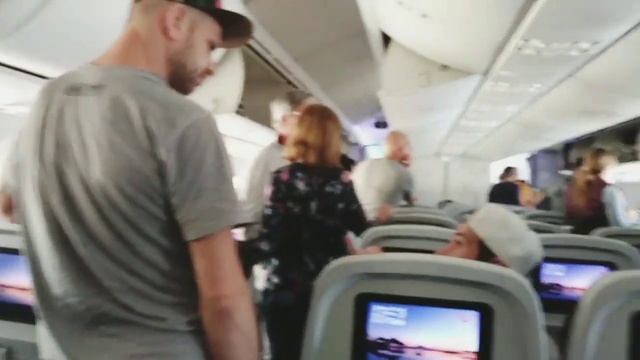 Нас ограбили в Мексике сразу. Прилетели в Канкун смотреть онлайн