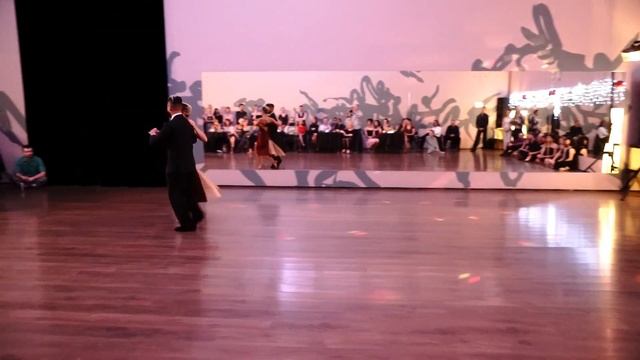 Jose Fernandez & Martina Waldman @ Milonga Chique 2-4 смотреть онлайн