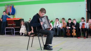 "Ехал казак за Дунаем". Баян.