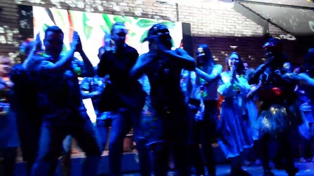 шоу африканских бараба шоу африканских барабанов бамбук в ресторане ферма Бенуа 10.01.2020 смотреть онлайн