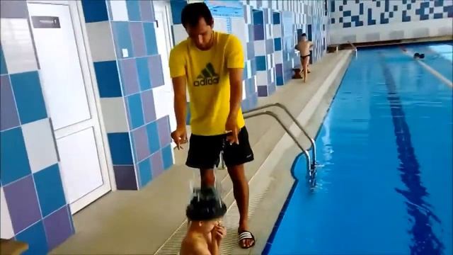 Вот как одеваются шапочки в бассейне смотреть онлайн