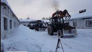 Авария лесовозов. Вытаскиваем молоковоз в два трактора МТЗ. В госятх у Лехи! Чистим кукурузу