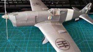 Модели самолётов из бумаги.