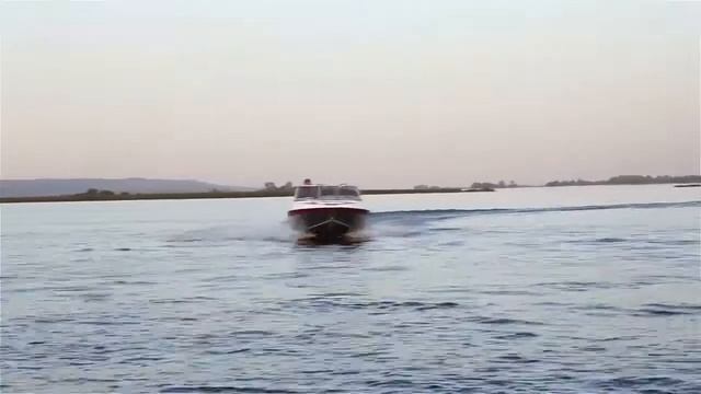 Катер Victory 570 Cruiser на воде