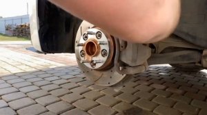 Lexus IS250 замена передних тормозных колодок / front brake pad replacement