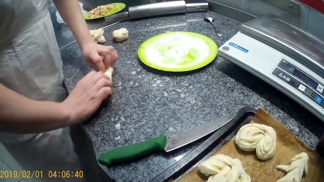 форма булочек из дрожжевого теста