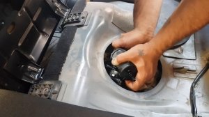 peugeot 308 vti benzin filtre değişimi 2 petrol filter location and change 2