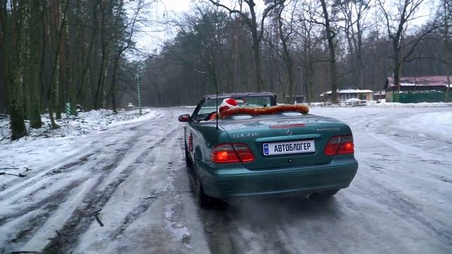 ДАРИМ ДОБРО. Дед Мороз на Mercedes clk едет поздравить детей с Новым годом. смотреть онлайн