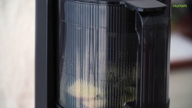 Grünkohl-Apfel-Saft mit dem Hurom H200 смотреть онлайн