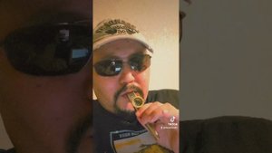 Играем на казу (kazoo) песню "Любите девушки"