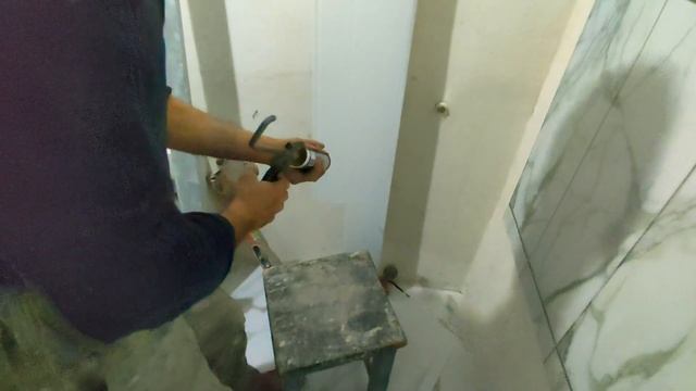 МОНТАЖ ПАНЕЛЕЙ ПВХ в УГЛАХ на СТЕНЫ  без ФИНИШЕК из Стартовых в Ванной