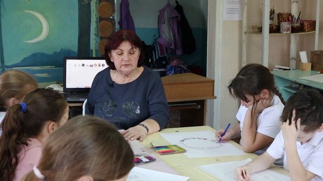 Выхристова Амина Александровна
 "Орнамент в круге"