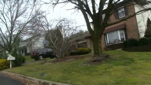 Аккуратный городок возле Филадельфии.И как реагируют жильцы на новых соседей. смотреть онлайн