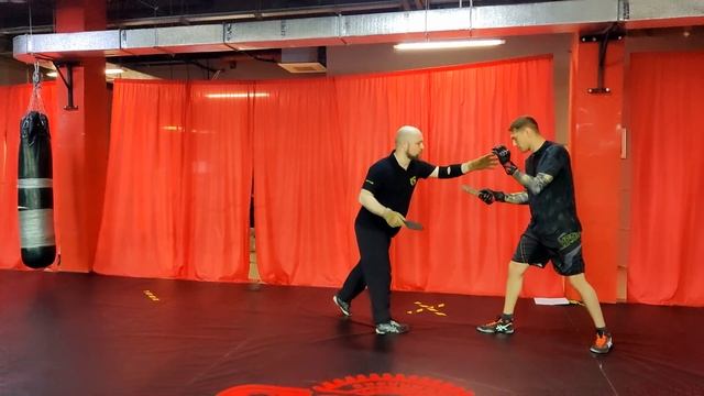 Тактика поединка в ножевом бою, часть 2 смотреть онлайн