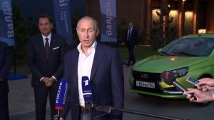 Путин за рулем Lada Vesta (полная версия)