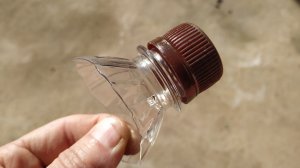 НЕ ВЫБРАСЫВАЙТЕ ГОРЛЫШКИ ПЛАСТИКОВЫХ БУТЫЛОК! Clip of pet-bottle!