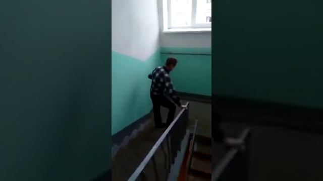 Как люди болеют с похмелье 🤔