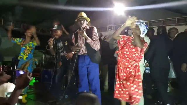 BEN GITHAE SINGING FIRIRINDA AND WELCOMING DIK MUNYONYI смотреть онлайн