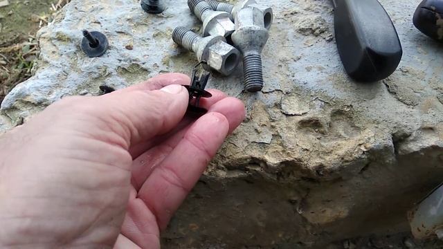 Увеличенные передние брызговики на Весте. смотреть онлайн