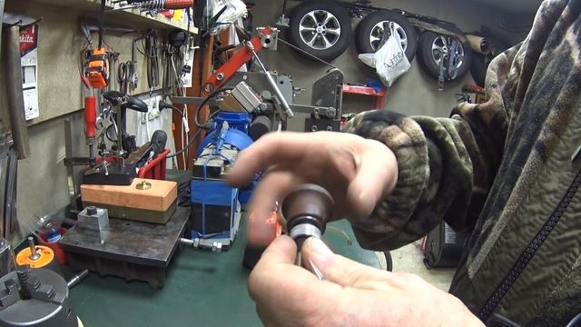 Пневмо-штихель для резьбы по металлу смотреть онлайн