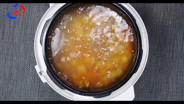 Мультиварка-скороварка. Суп с чечевицей и куриной грудкой в ARC–514D