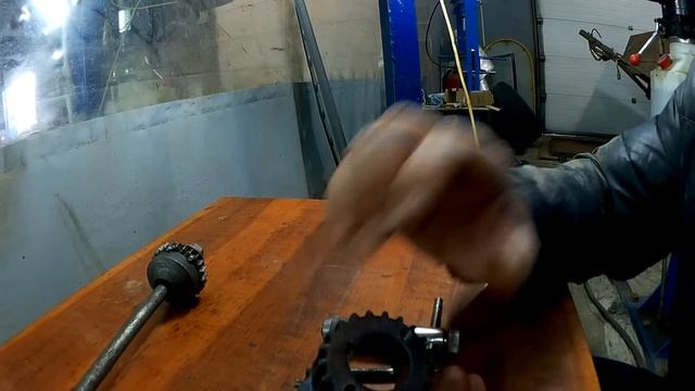 Как снять шестерню коленвала, если она не снимается! смотреть онлайн