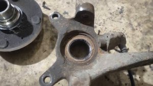 Замена подшипника ступицы Hyundai Lantra 2. Ремонт подвески Hyundai Lantra 2.