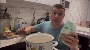 Малой готовит плов!