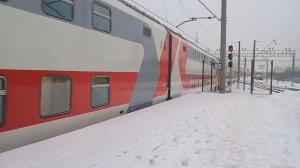 ЭП20 прибывает с «Двухэтажным составом» 021Ч Мурманск — Санкт-Петербург на Ладожский вокзал #ржд