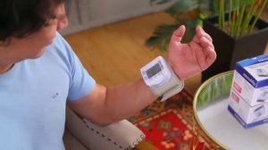 Тонометр на запястье Microlife W100 - с выявлением нерегулярного сердцебиения