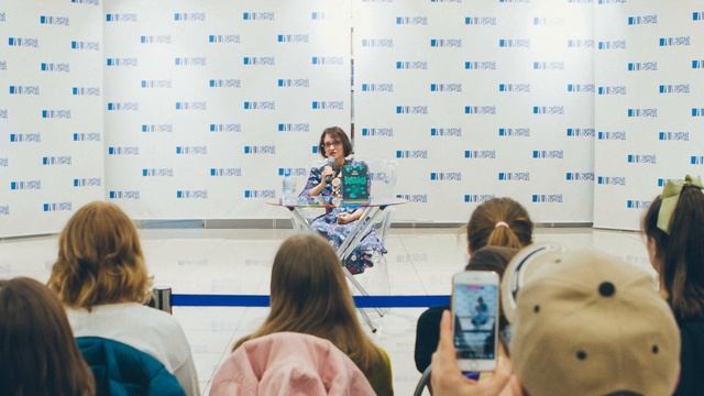 КНИЖНЫЕ ПРИВЫЧКИ АВТОРОВ: Наталья Щерба, Татьяна Мастрюкова, Марина Ясинская.