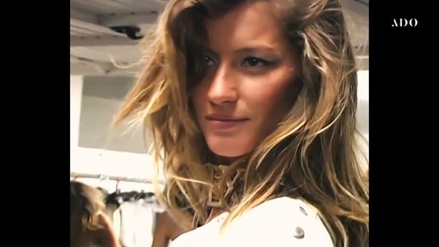 Gisele Bündchen  Runway Throwback