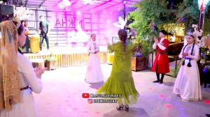 01 Динара Залумханова – «Чёрные глаза»