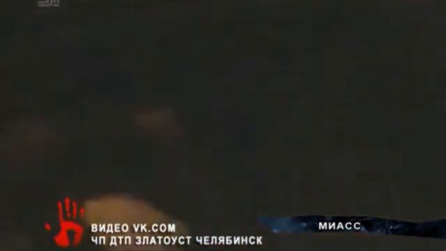 Полицейским пришлось разбить окно машины, чтобы вытащить нетрезвого водителя смотреть онлайн