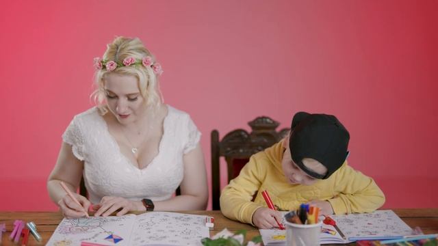 I made a colouring book for Faber Castell! Kids react to colouring books and Kids colour them in : смотреть онлайн