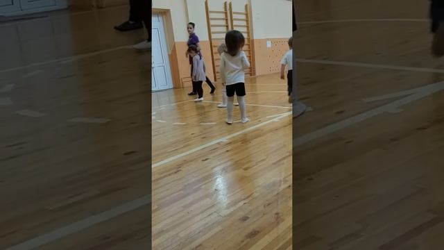 ШКОЛА ТАНЦЕВ! ПЕРВЫЕ ТРУДНОСТИ? РАСПАКОВКА ИГРУШКИ! смотреть онлайн